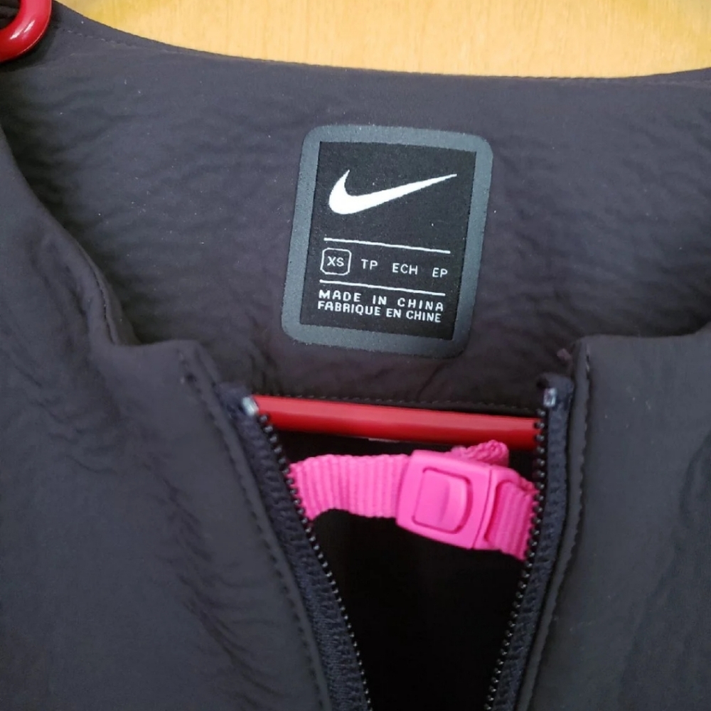 Nike Black Jacket for Women - Picture 4 of 8